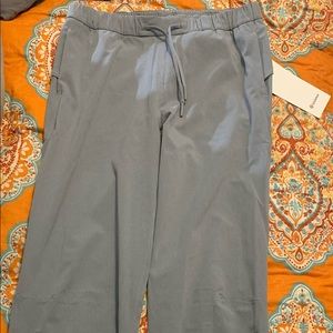 New Lululemon essential affinity vnt joggers